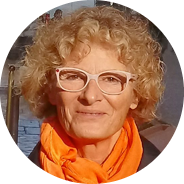 Dominique talks about herself